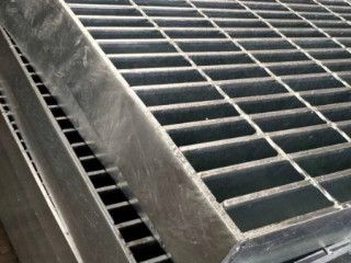 鍍鋅鋼格板選什么規(guī)格型號經(jīng)濟(jì)實(shí)惠 鍍鋅鋼格板選什么規(guī)格型號經(jīng)濟(jì)實(shí)惠